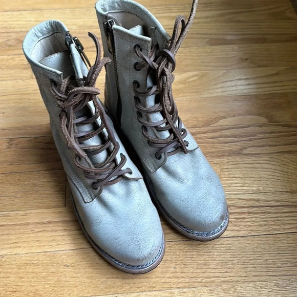 FreeBird sz 7 Manchester boot cream taupe distressed great pre owned condition - Picture 2 of 8